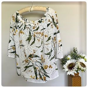 EYELET FLOUNCE-CUFF SLEEVE TOP